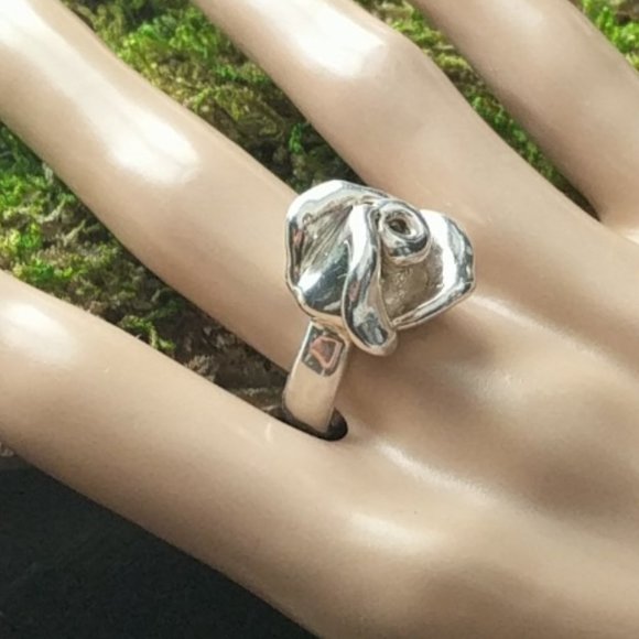 STERLING SILVER Sculpted Rosebud Ring Israel - Picture 1 of 8